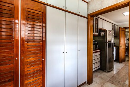 Casa à venda com 290m², 3 quartos e 2 vagas Casa à venda com 290m², 3 quartos e 2 vagasÁrea de Serviço