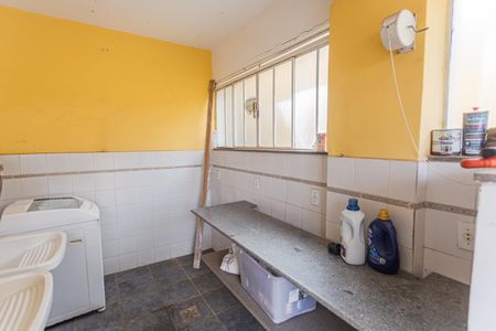 Casa à venda com 300m², 4 quartos e 4 vagas Casa à venda com 300m², 4 quartos e 4 vagasÁrea de Serviço no Quintal