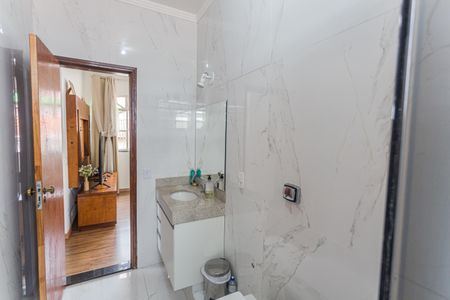 Casa à venda com 300m², 4 quartos e 4 vagas Casa à venda com 300m², 4 quartos e 4 vagasBanheiro Social 1