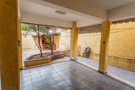 Casa à venda com 300m², 4 quartos e 4 vagas Casa à venda com 300m², 4 quartos e 4 vagasQuintal/Churrasqueira