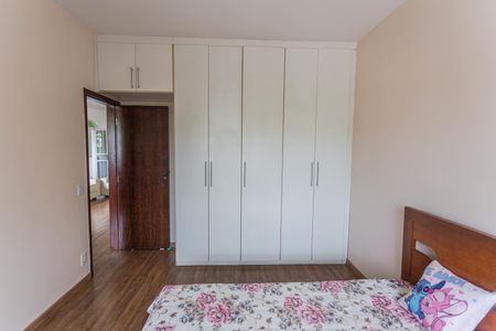 Casa à venda com 300m², 4 quartos e 4 vagas Casa à venda com 300m², 4 quartos e 4 vagasQuarto 3