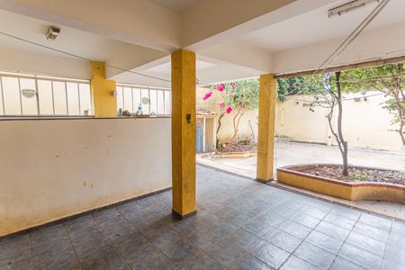 Casa à venda com 300m², 4 quartos e 4 vagas Casa à venda com 300m², 4 quartos e 4 vagasQuintal/Churrasqueira