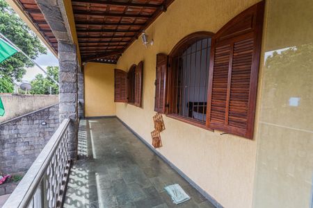 Casa à venda com 300m², 4 quartos e 4 vagas Casa à venda com 300m², 4 quartos e 4 vagasVaranda da Sala 3