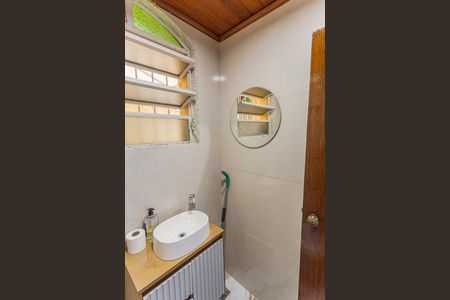 Casa à venda com 300m², 4 quartos e 4 vagas Casa à venda com 300m², 4 quartos e 4 vagasLavabo