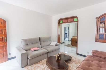 Casa à venda com 300m², 4 quartos e 4 vagas Casa à venda com 300m², 4 quartos e 4 vagasSala