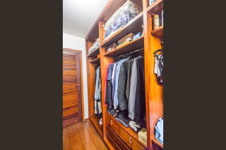 Casa de condomínio à venda com 503m², 4 quartos e 3 vagasCloset da suíte 1