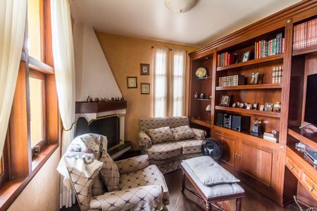 Casa de condomínio à venda com 503m², 4 quartos e 3 vagasSala de TV