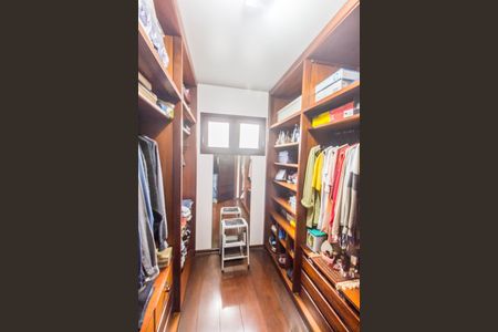 Casa de condomínio à venda com 503m², 4 quartos e 3 vagasCloset da suíte 1