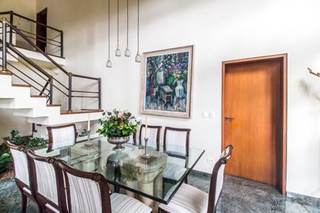 Casa de condomínio à venda com 503m², 4 quartos e 3 vagasSala de Jantar