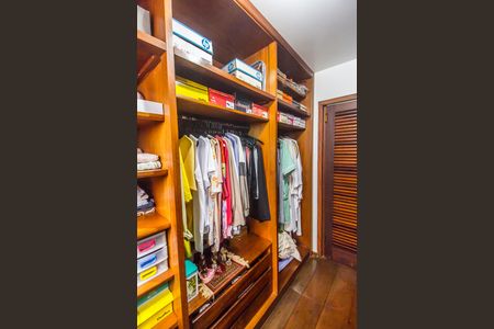 Casa de condomínio à venda com 503m², 4 quartos e 3 vagasCloset da suíte 1