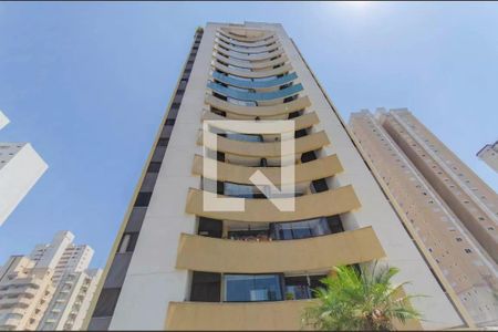 Apartamento à venda com 102m², 3 quartos e 4 vagasFachada e portaria