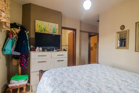 Casa à venda com 235m², 4 quartos e 4 vagas Casa à venda com 235m², 4 quartos e 4 vagasSuíte