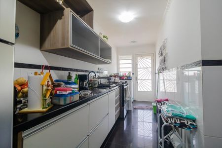 Casa à venda com 235m², 4 quartos e 4 vagas Casa à venda com 235m², 4 quartos e 4 vagasCozinha