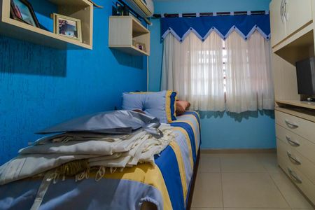 Casa à venda com 235m², 4 quartos e 4 vagas Casa à venda com 235m², 4 quartos e 4 vagasQuarto 1