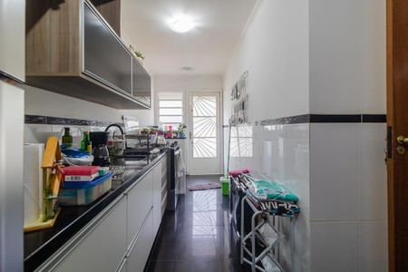 Casa à venda com 235m², 4 quartos e 4 vagas Casa à venda com 235m², 4 quartos e 4 vagasCozinha