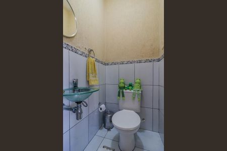 Casa à venda com 235m², 4 quartos e 4 vagas Casa à venda com 235m², 4 quartos e 4 vagasEdícula