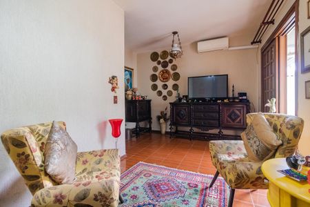 Casa à venda com 235m², 4 quartos e 4 vagas Casa à venda com 235m², 4 quartos e 4 vagasSala