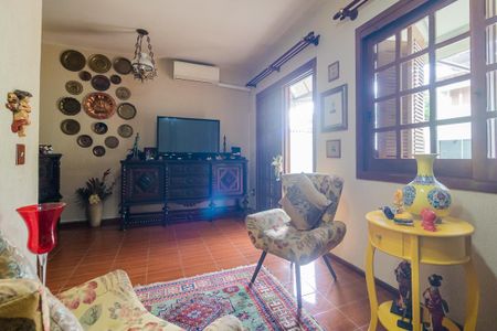 Casa à venda com 235m², 4 quartos e 4 vagas Casa à venda com 235m², 4 quartos e 4 vagasSala