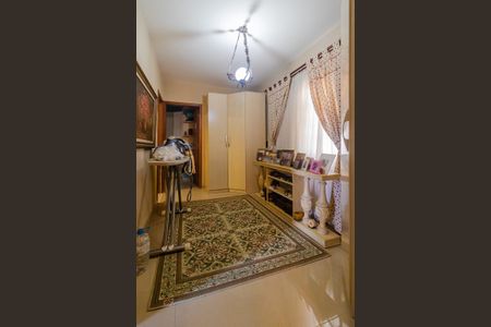 Casa à venda com 235m², 4 quartos e 4 vagas Casa à venda com 235m², 4 quartos e 4 vagasCorredor