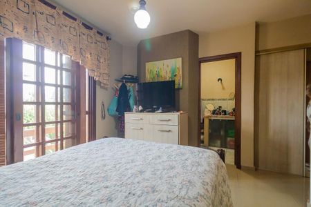 Casa à venda com 235m², 4 quartos e 4 vagas Casa à venda com 235m², 4 quartos e 4 vagasSuíte