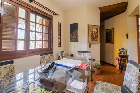 Casa à venda com 235m², 4 quartos e 4 vagas Casa à venda com 235m², 4 quartos e 4 vagasSala de jantar