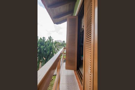 Casa à venda com 235m², 4 quartos e 4 vagas Casa à venda com 235m², 4 quartos e 4 vagasVaranda Suíte