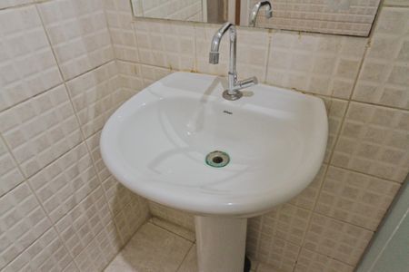 Casa à venda com 340m², 6 quartos e 4 vagasCasa 3 - banheiro