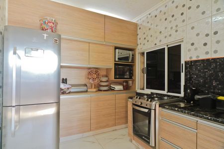 Casa à venda com 340m², 6 quartos e 4 vagasCasa 2 - cozinha