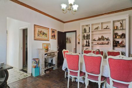 Casa à venda com 340m², 6 quartos e 4 vagasSala