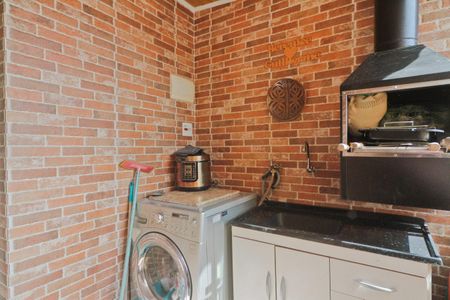 Casa à venda com 340m², 6 quartos e 4 vagasCasa 2 - área de serviço