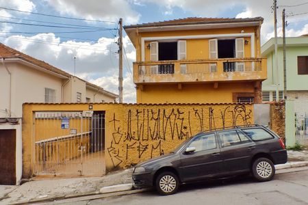 Casa à venda com 340m², 6 quartos e 4 vagasFachada + placa