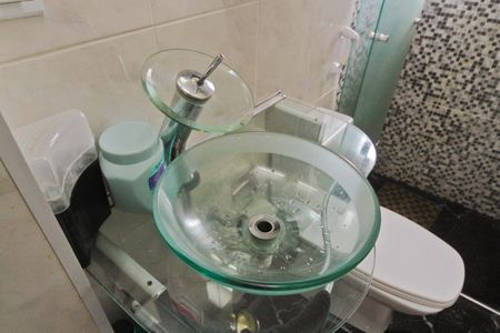 Casa à venda com 340m², 6 quartos e 4 vagasCasa 2 - banheiro