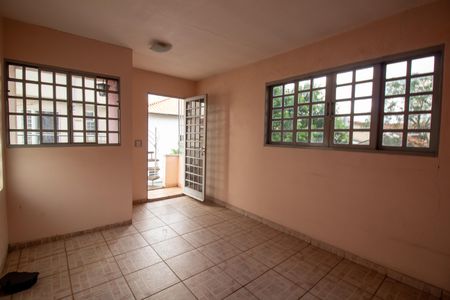 Casa à venda com 288m², 4 quartos e 2 vagasQuarto Externo