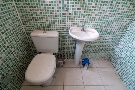 Casa à venda com 288m², 4 quartos e 2 vagasBanheiro - Casa 2