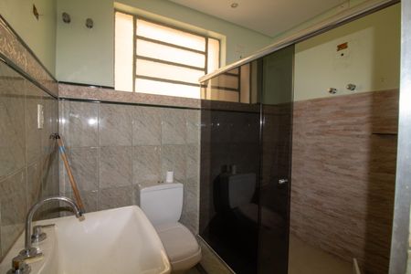 Casa à venda com 288m², 4 quartos e 2 vagasBanheiro 2 - Casa 1