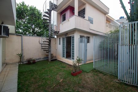 Casa à venda com 288m², 4 quartos e 2 vagasQuintal / Jardim