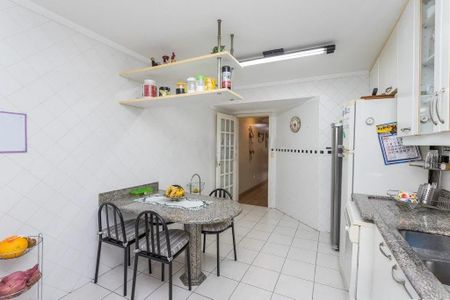 Casa à venda com 344m², 4 quartos e 3 vagasCozinha