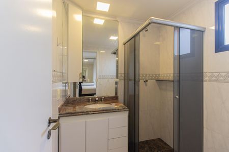 Apartamento à venda com 65m², 2 quartos e 2 vagasBanheiro da Suíte