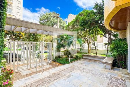 Apartamento à venda com 65m², 2 quartos e 2 vagasEntrada