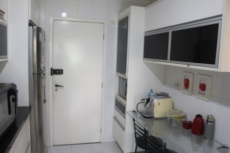 Apartamento à venda com 92m², 3 quartos e 2 vagasCozinha
