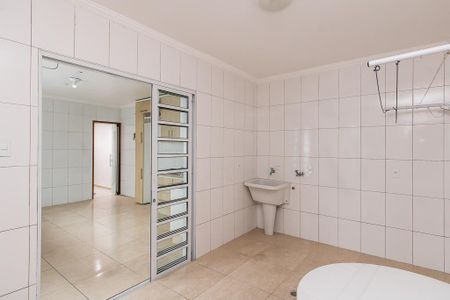 Casa à venda com 200m², 4 quartos e 2 vagasÁrea de Serviço