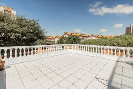 Casa à venda com 200m², 4 quartos e 2 vagasLaje