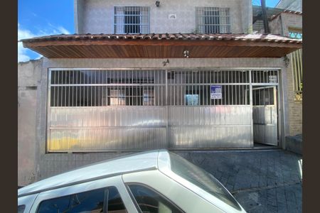 Casa à venda com 200m², 4 quartos e 2 vagasFachada + placa