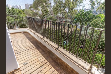 Apartamento à venda com 165m², 3 quartos e 2 vagasVaranda