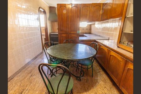 Apartamento à venda com 165m², 3 quartos e 2 vagasCozinha