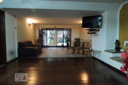 Apartamento à venda com 75m², 2 quartos e 1 vaga Apartamento à venda com 75m², 2 quartos e 1 vagaHall Social