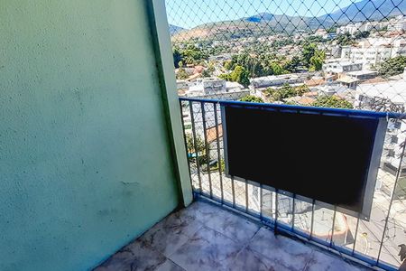 Apartamento à venda com 75m², 2 quartos e 1 vaga Apartamento à venda com 75m², 2 quartos e 1 vagaVaranda