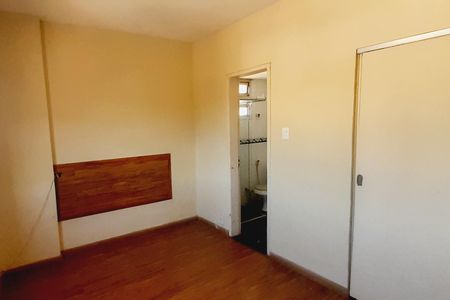 Apartamento à venda com 75m², 2 quartos e 1 vaga Apartamento à venda com 75m², 2 quartos e 1 vagaSuíte