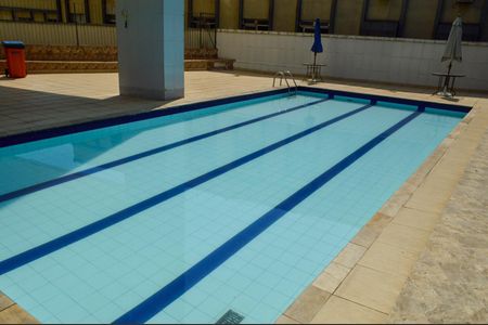 Apartamento à venda com 75m², 2 quartos e 1 vaga Apartamento à venda com 75m², 2 quartos e 1 vagaÁrea comum - Piscina