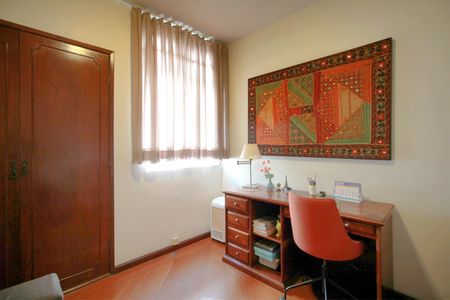 Apartamento à venda com 156m², 4 quartos e 1 vagaQuarto 2